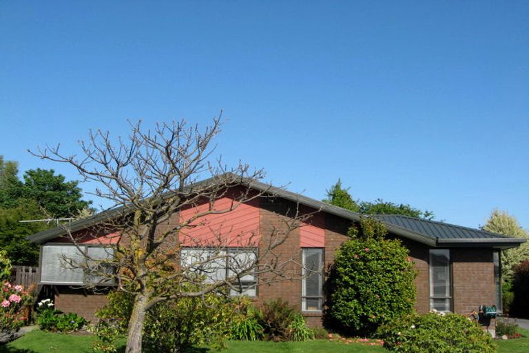 Photo of property in 9b Creese Place, Redwood, Christchurch, 8051