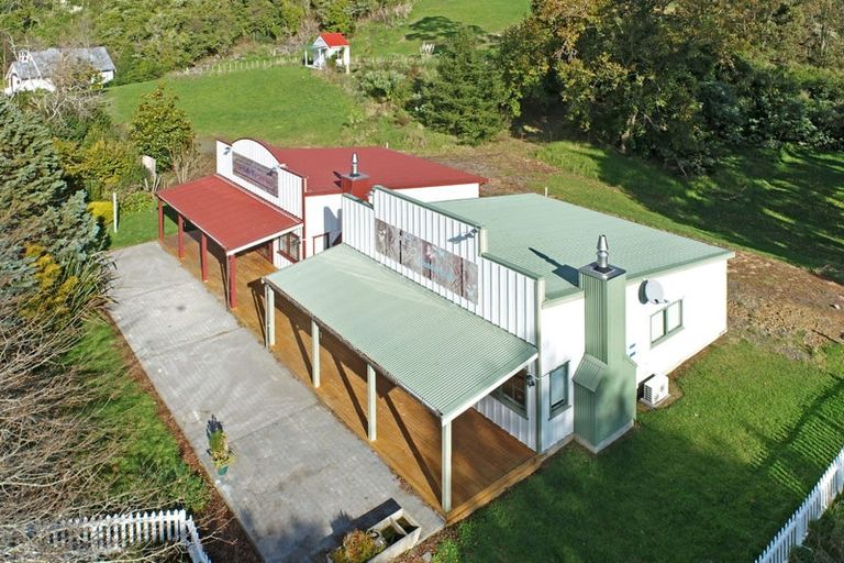 Photo of property in 59 Chamberlain Road, Bombay, 2675