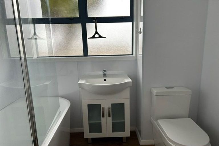 Photo of property in 35 Pikarere Street, Titahi Bay, Porirua, 5022