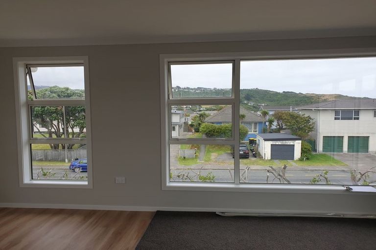 Photo of property in 31 Main Road, Titahi Bay, Porirua, 5022