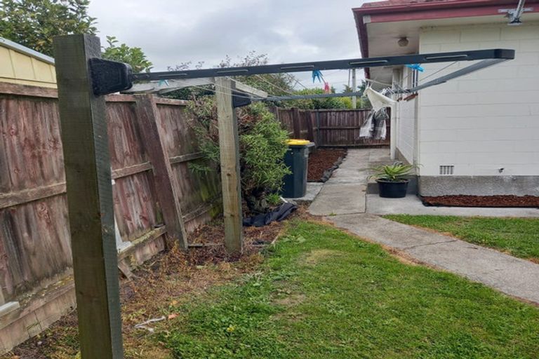 Photo of property in 2/28 Brixton Street, Islington, Christchurch, 8042