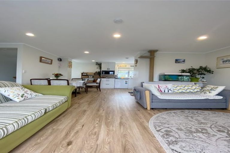 Photo of property in 10/15 Andersons Road, Oteha, Auckland, 0632