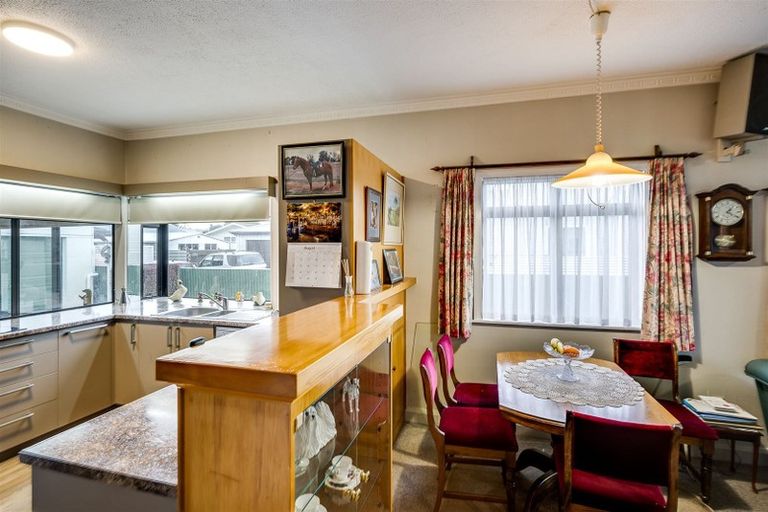 Photo of property in 5 Burness Road, Greenmeadows, Napier, 4112