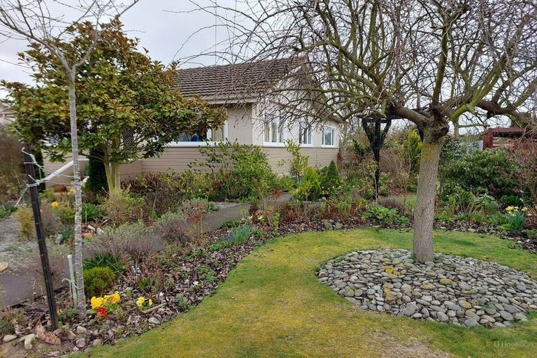 Photo of property in 8 Moorhouse Street, Waimate, 7924