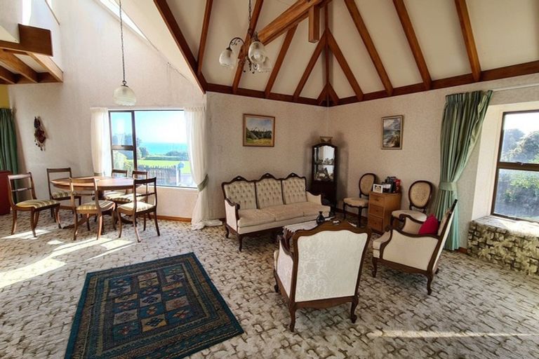 Photo of property in 6 Halse Place, Opunake, 4616