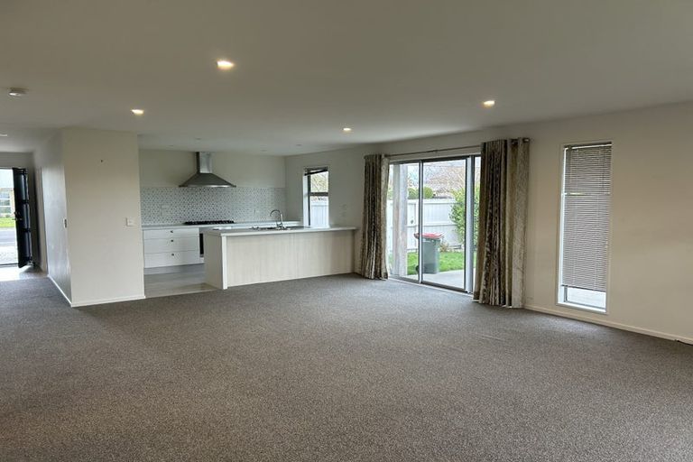 Photo of property in 24 Burnham School Road, Rolleston, 7614