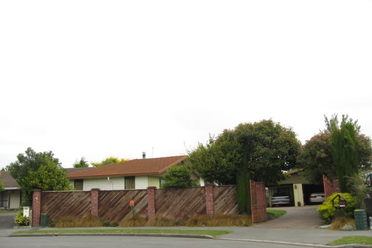 Photo of property in 8 Binstead Place, Avondale, Christchurch, 8061