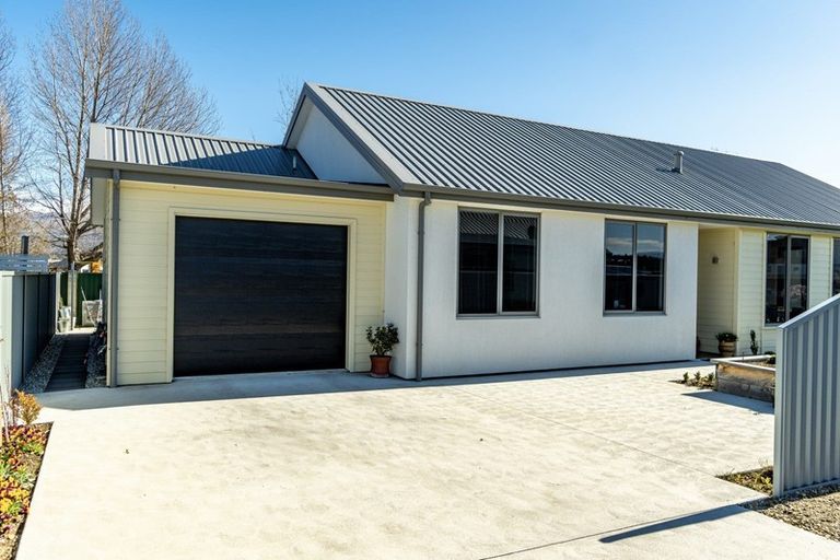 Photo of property in 8 Weaver Close, Alexandra, 9320