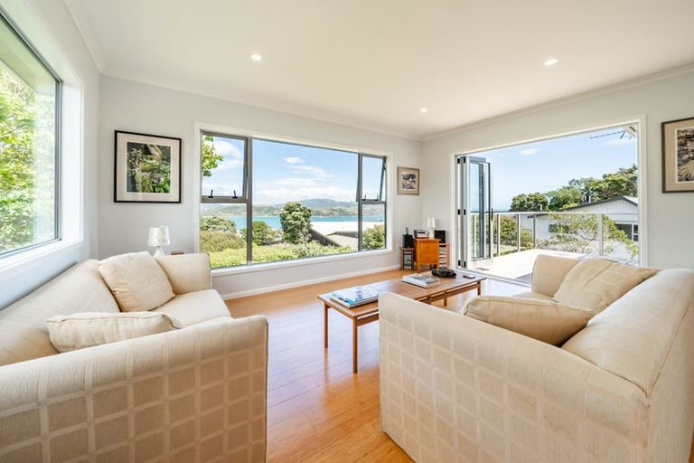 Photo of property in 12 The Track, Plimmerton, Porirua, 5026