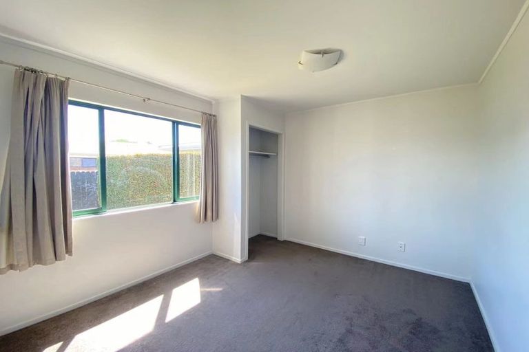 Photo of property in 19 Swan Crescent, Pakuranga, Auckland, 2010