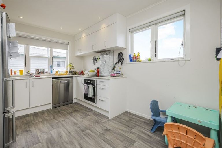 Photo of property in 14 Orchard Rise, Rosehill, Papakura, 2113