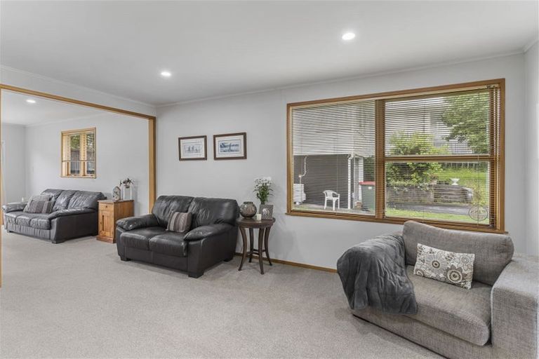 Photo of property in 16 Juniper Road, Sunnynook, Auckland, 0620