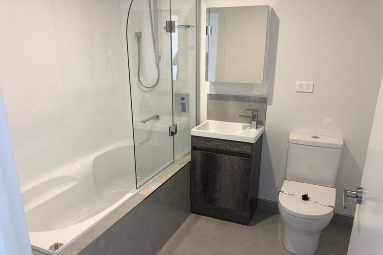 Photo of property in 6 Riroriro Close, Papakura, 2110