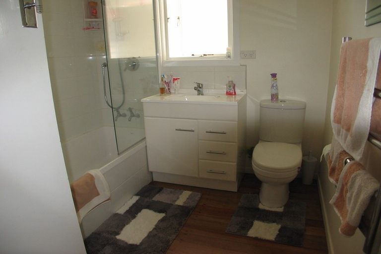 Photo of property in 516 Te Atatu Road, Te Atatu Peninsula, Auckland, 0610