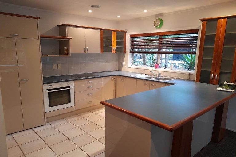 Photo of property in 22 Leaming Place, Clarks Beach, 2122