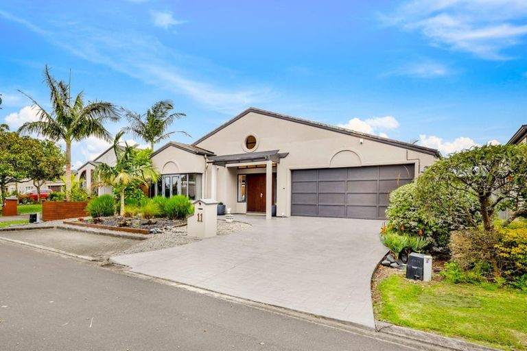 Photo of property in 11 Huntaway Lane, Te Atatu Peninsula, Auckland, 0610