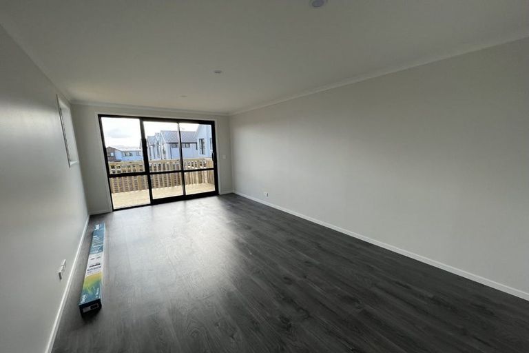 Photo of property in 17 Seafarer Crescent, Stanmore Bay, Whangaparaoa, 0932