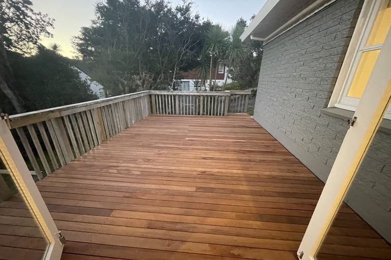 Photo of property in 1/23 Salem Place, Torbay, Auckland, 0630