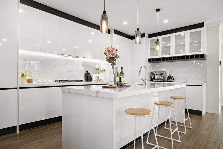 Photo of property in 30 Hikuawa Road, Flat Bush, Auckland, 2019