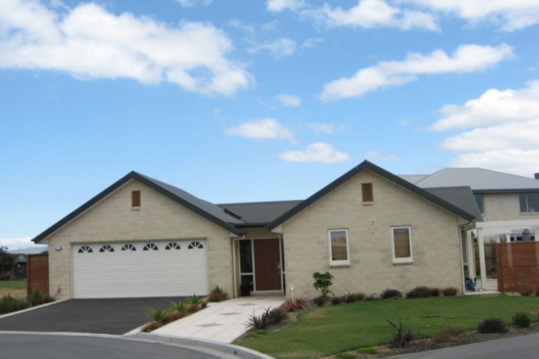 Photo of property in 6 Stoneleigh Green, Parklands, Christchurch, 8083