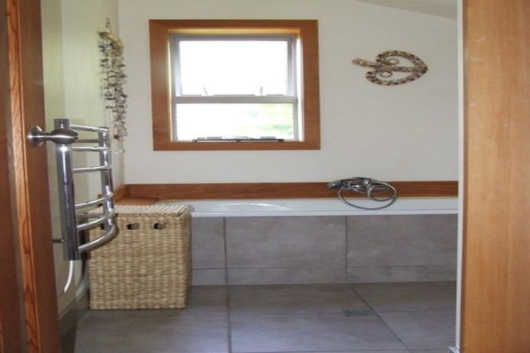 Photo of property in 131a Cockayne Road, Khandallah, Wellington, 6035