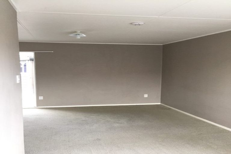 Photo of property in 42 Acacia Street, Kelvin Grove, Palmerston North, 4414