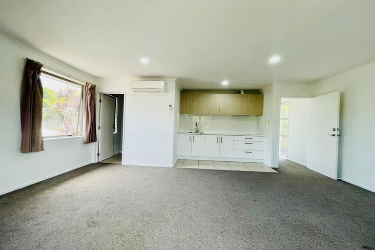 Photo of property in 2 Reins Road, Takanini, 2112