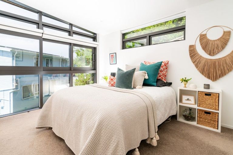 Photo of property in 26 Priscilla Crescent, Kingston, Wellington, 6021