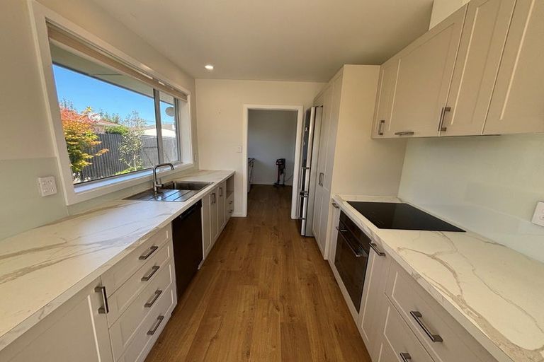 Photo of property in 102a Isleworth Road, Bishopdale, Christchurch, 8053