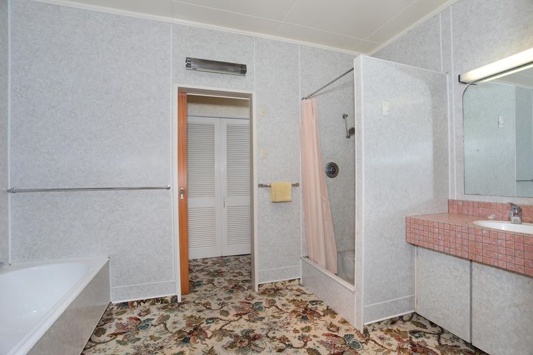 Photo of property in 19 Fitzroy Street, Terrace End, Palmerston North, 4410