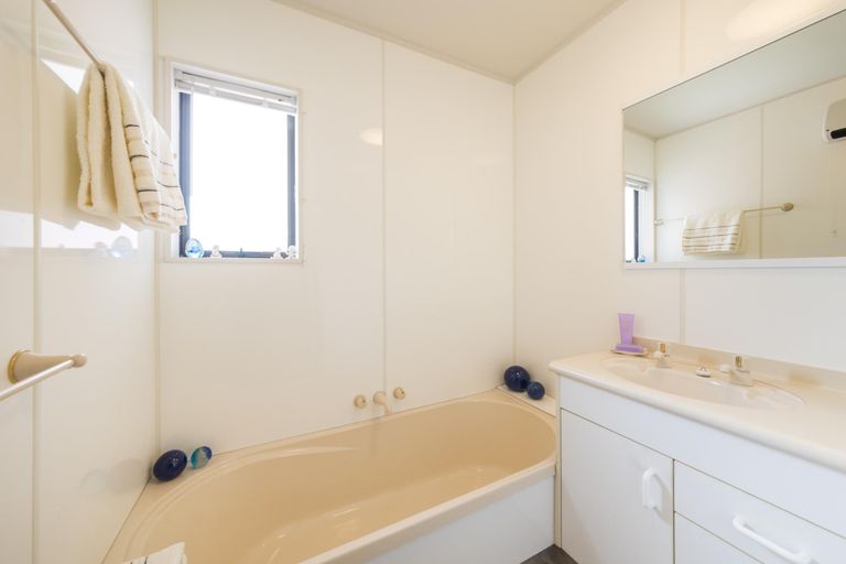 Photo of property in 8 Colorado Crescent, Milson, Palmerston North, 4414