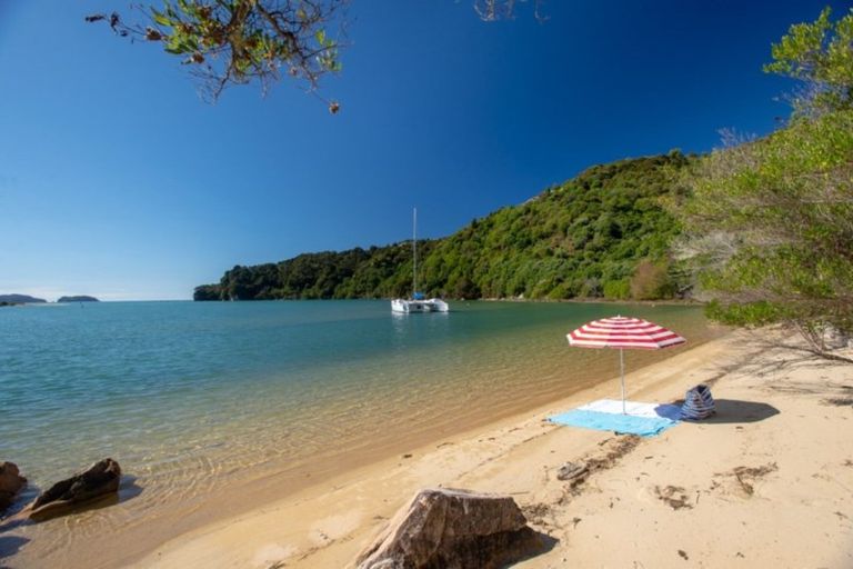 Photo of property in 26 Lady Barkly Grove, Kaiteriteri, Motueka, 7197