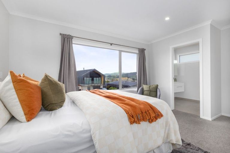 Photo of property in 60 Hokioi Drive, Kenepuru, Porirua, 5022