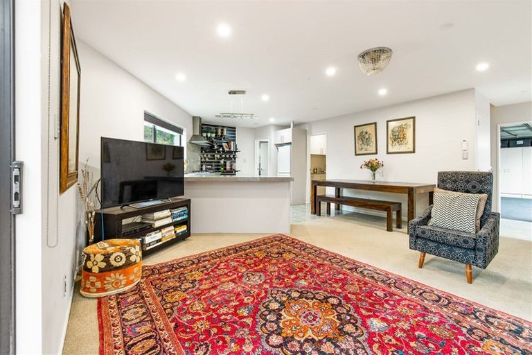 Photo of property in 18c Riverpark Crescent, Henderson, Auckland, 0610