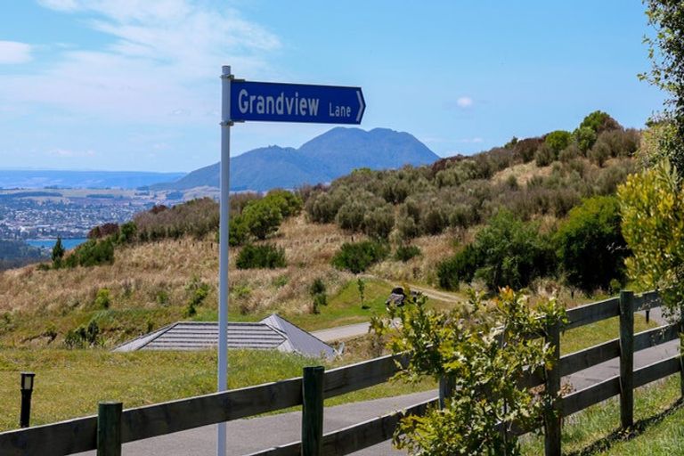 Photo of property in 6 Grandview Lane, Acacia Bay, 3385