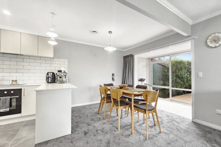 Photo of property in 8 Raukura Place, Koutu, Rotorua, 3010