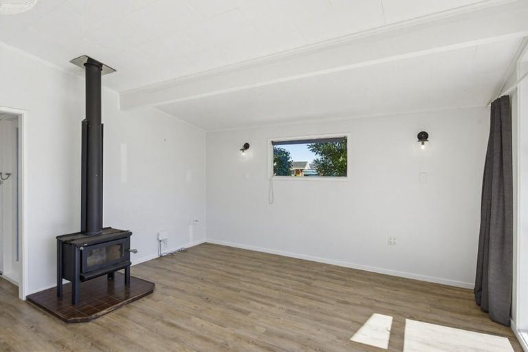 Photo of property in 32 Sylvan Avenue, Waikanae, 5036