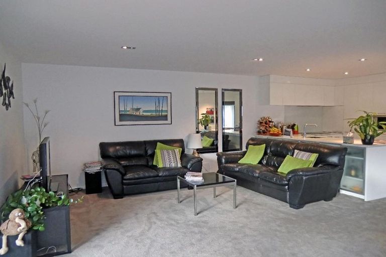 Photo of property in 144a Holly Road, St Albans, Christchurch, 8014