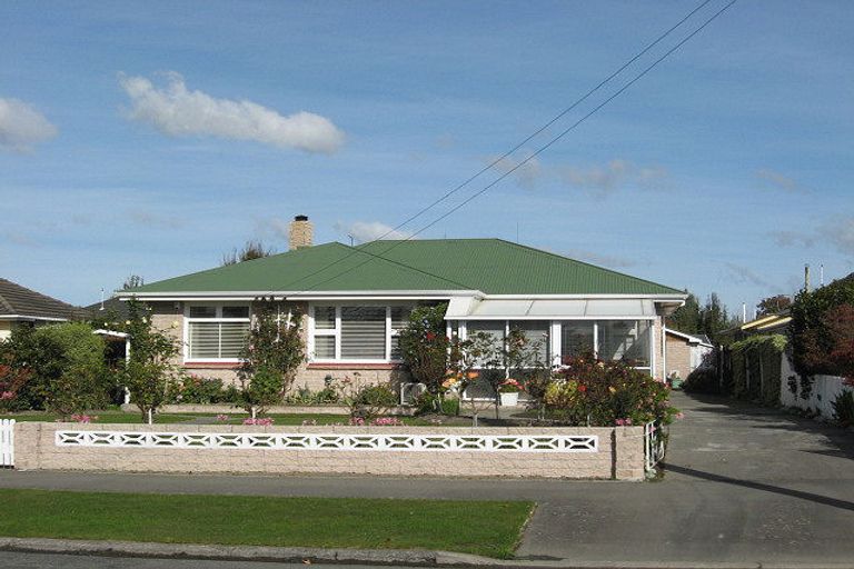 Photo of property in 127 Maidstone Road, Ilam, Christchurch, 8041