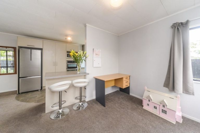 Photo of property in 75 Geraldine Crescent, Cloverlea, Palmerston North, 4412