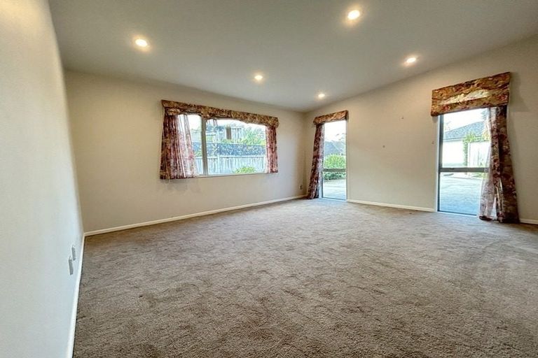 Photo of property in 16 Timberland Drive, Silverdale, 0932