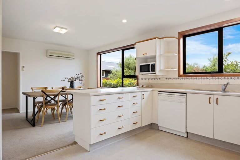 Photo of property in 11a Woodstock Place, Russley, Christchurch, 8042