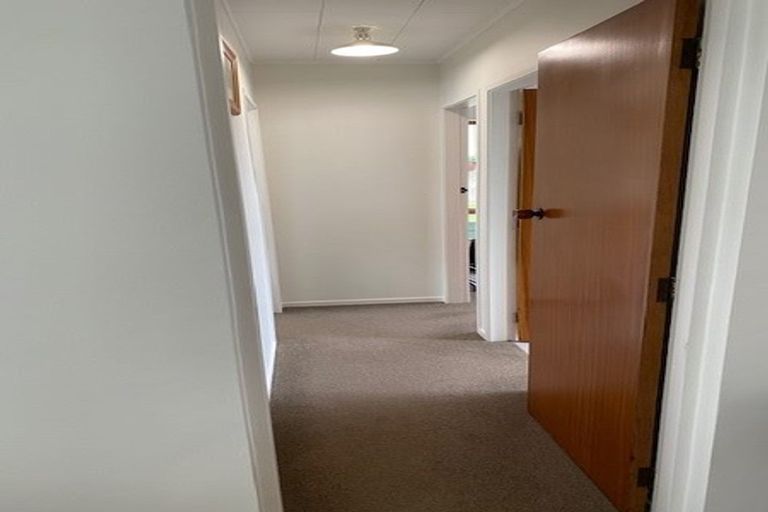 Photo of property in 2/13 Walter Street, Hauraki, Auckland, 0622