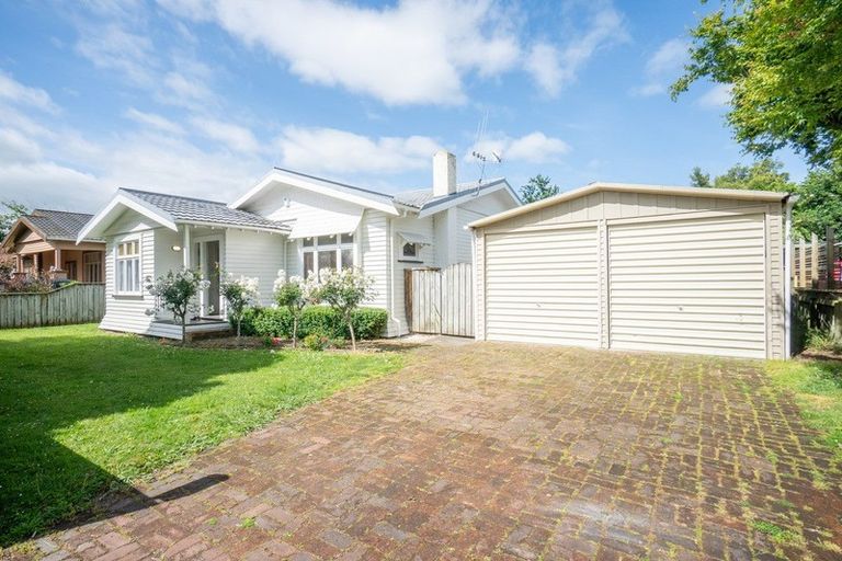 Photo of property in 20 South Street, West End, Palmerston North, 4410