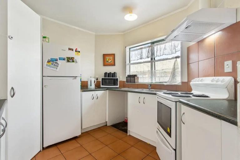 Photo of property in 1a Benton Place, Manurewa, Auckland, 2102
