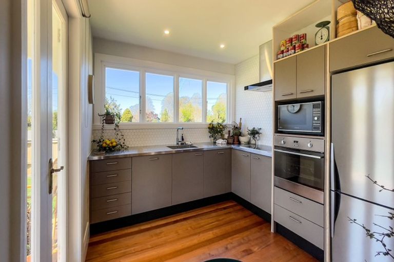 Photo of property in 56 Medway Street, Richmond, Christchurch, 8013