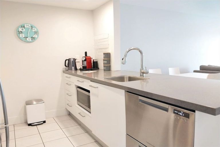 Photo of property in The Capital, 20/370 Oriental Parade, Oriental Bay, Wellington, 6011