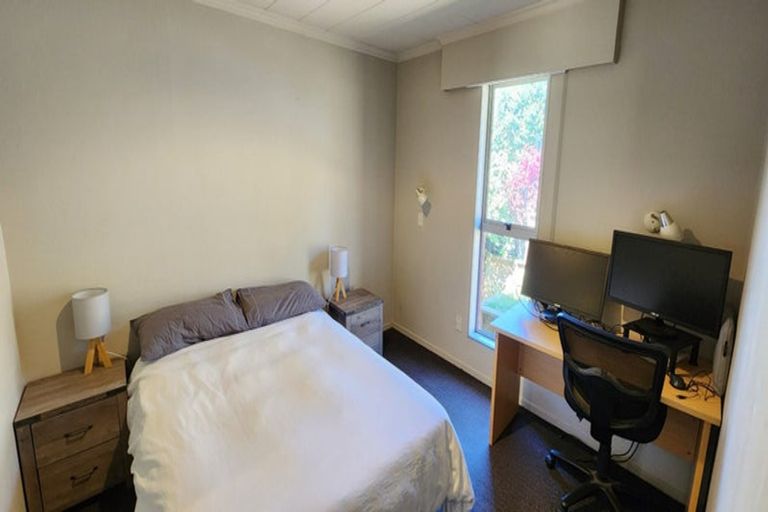 Photo of property in 5b Te Mara Place, Merrilands, New Plymouth, 4312