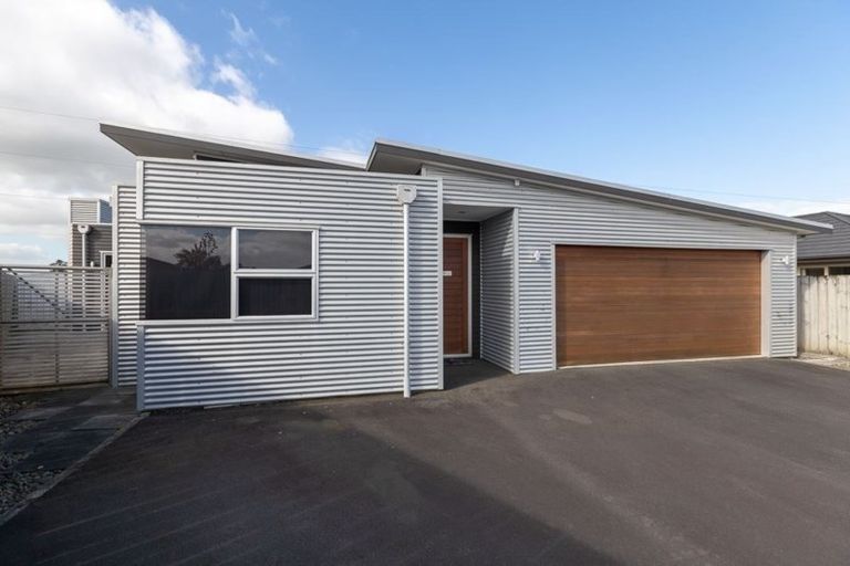 Photo of property in 17 Wiltshire Drive, Huntington, Hamilton, 3210