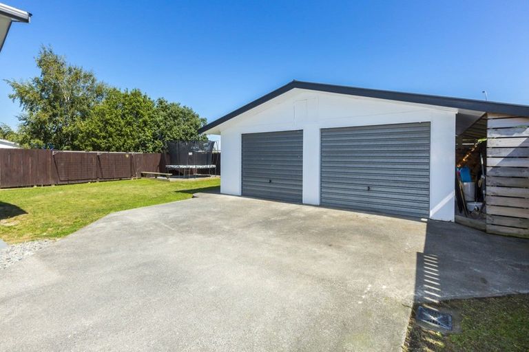 Photo of property in 53 Oregon Drive, Maoribank, Upper Hutt, 5018